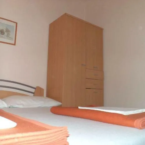 Villa Adriana Apartments Rab Town
