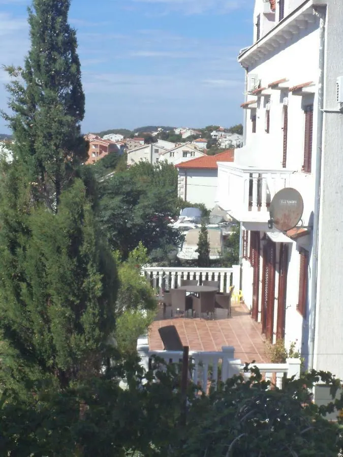 Villa Adriana Apartments Rab Town