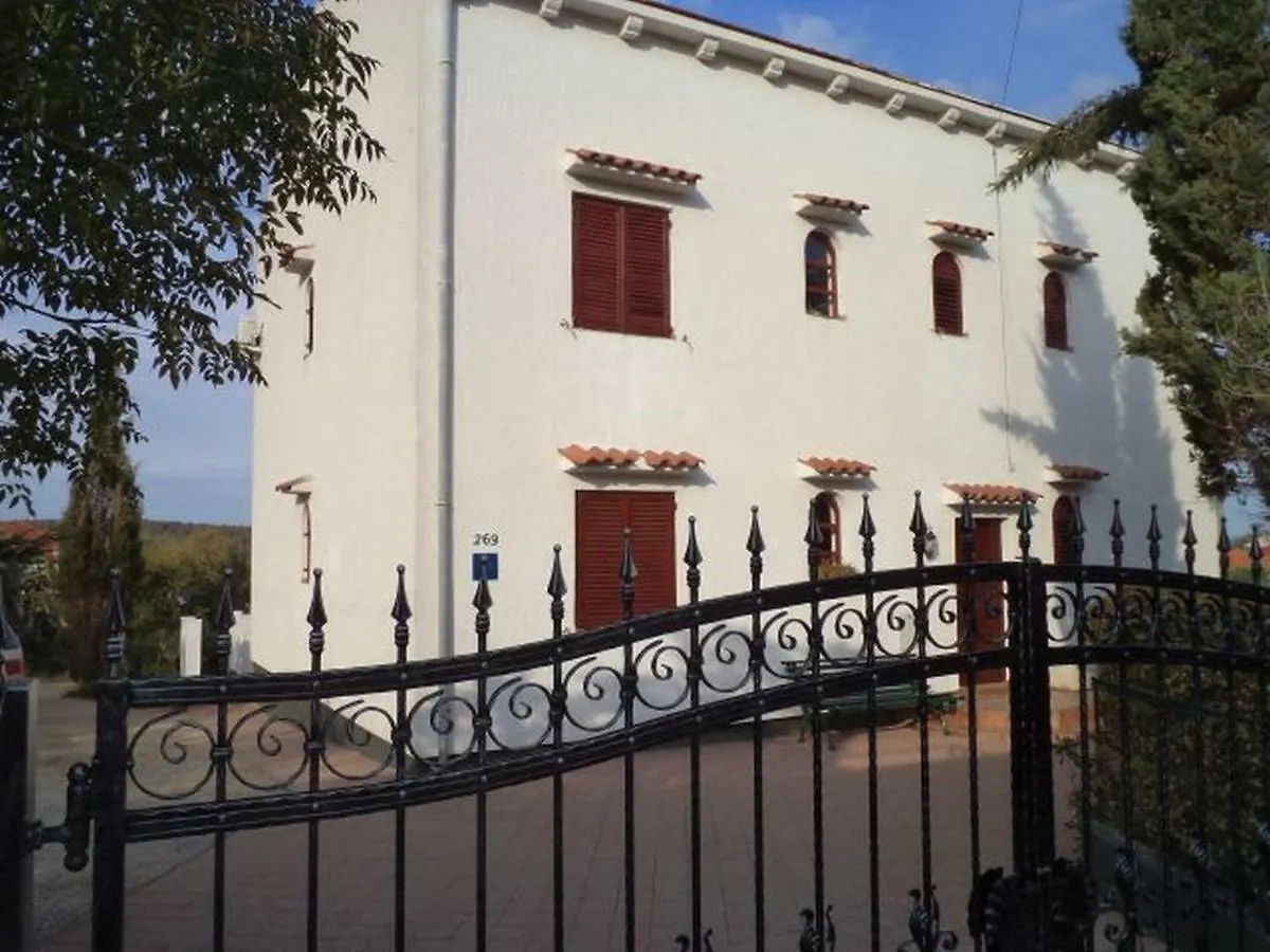 Villa Adriana Apartments Rab Town