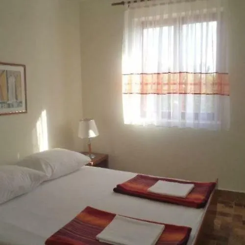Villa Adriana Apartments Rab Town