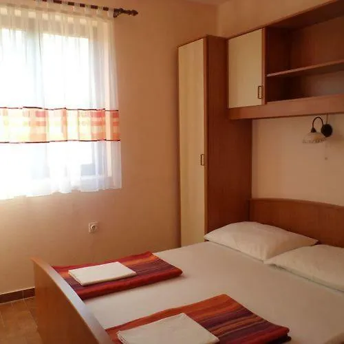 Villa Adriana Apartments Rab Town