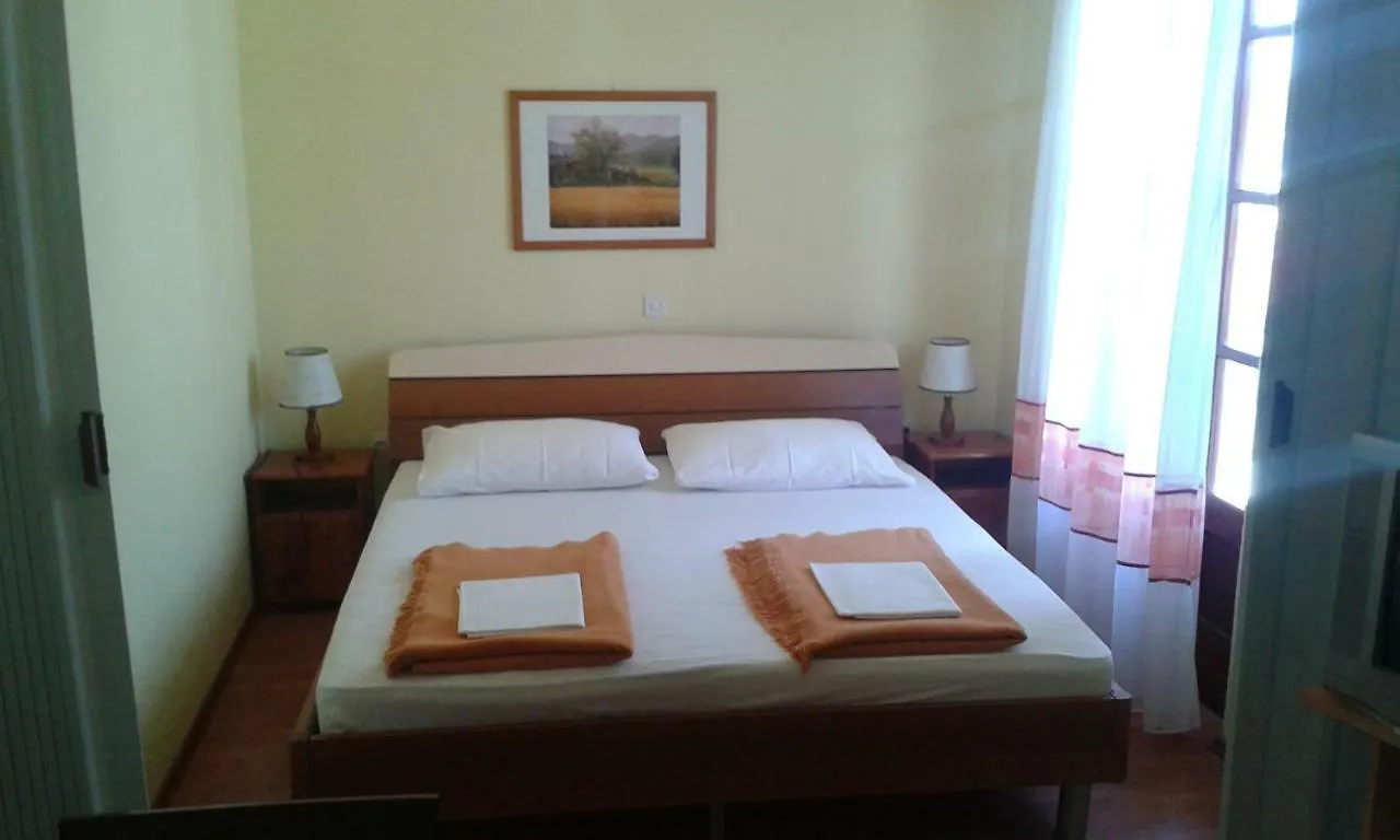 Villa Adriana Apartments Rab Town